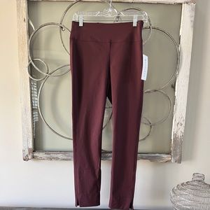 NWT Athleta Wanderer amber/ maroon sz2